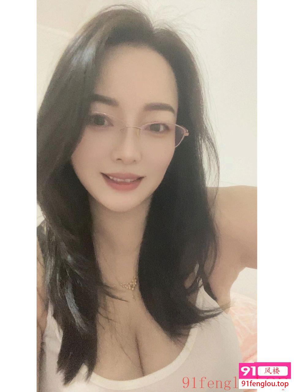 知性眼镜大美女