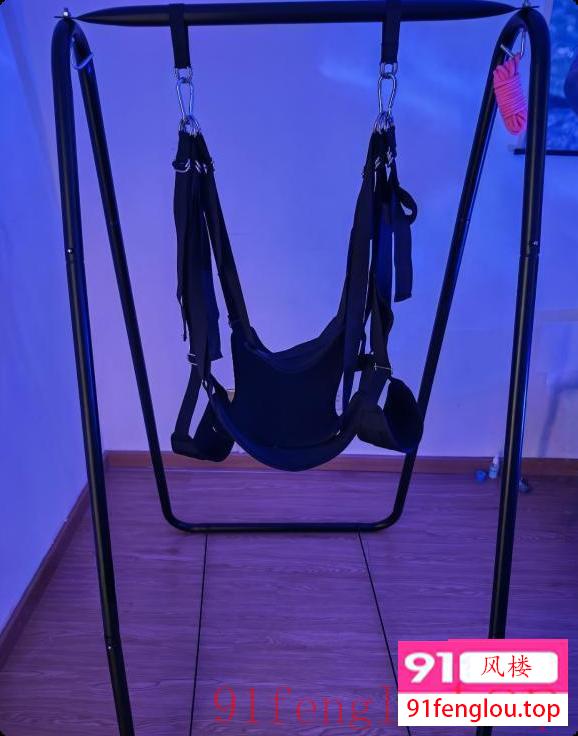 水床翘臀小刺猬