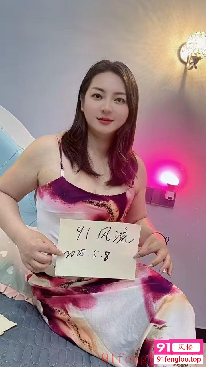 风骚大奶大白腚