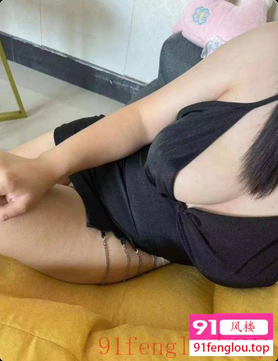 胸大有点少妇型